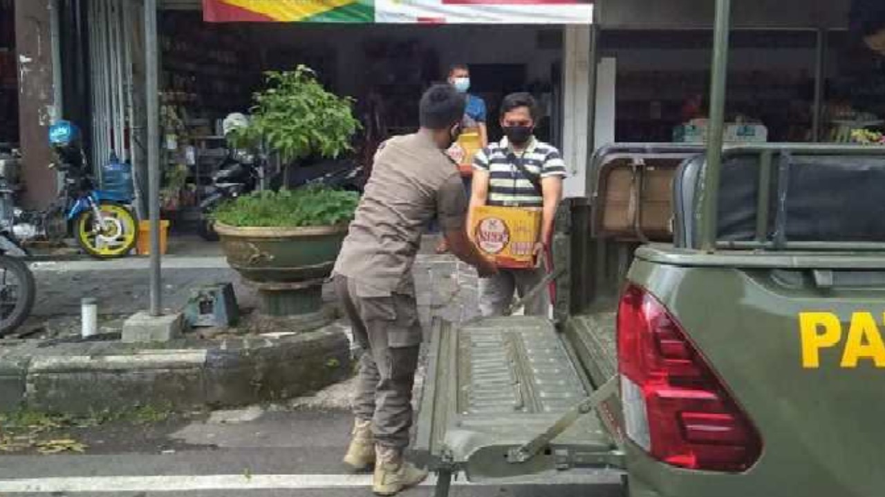 Penjual Miras di Banjarnegara Bandel, Langgar Hukuman Percobaan hingga Lapak Dirobohkan