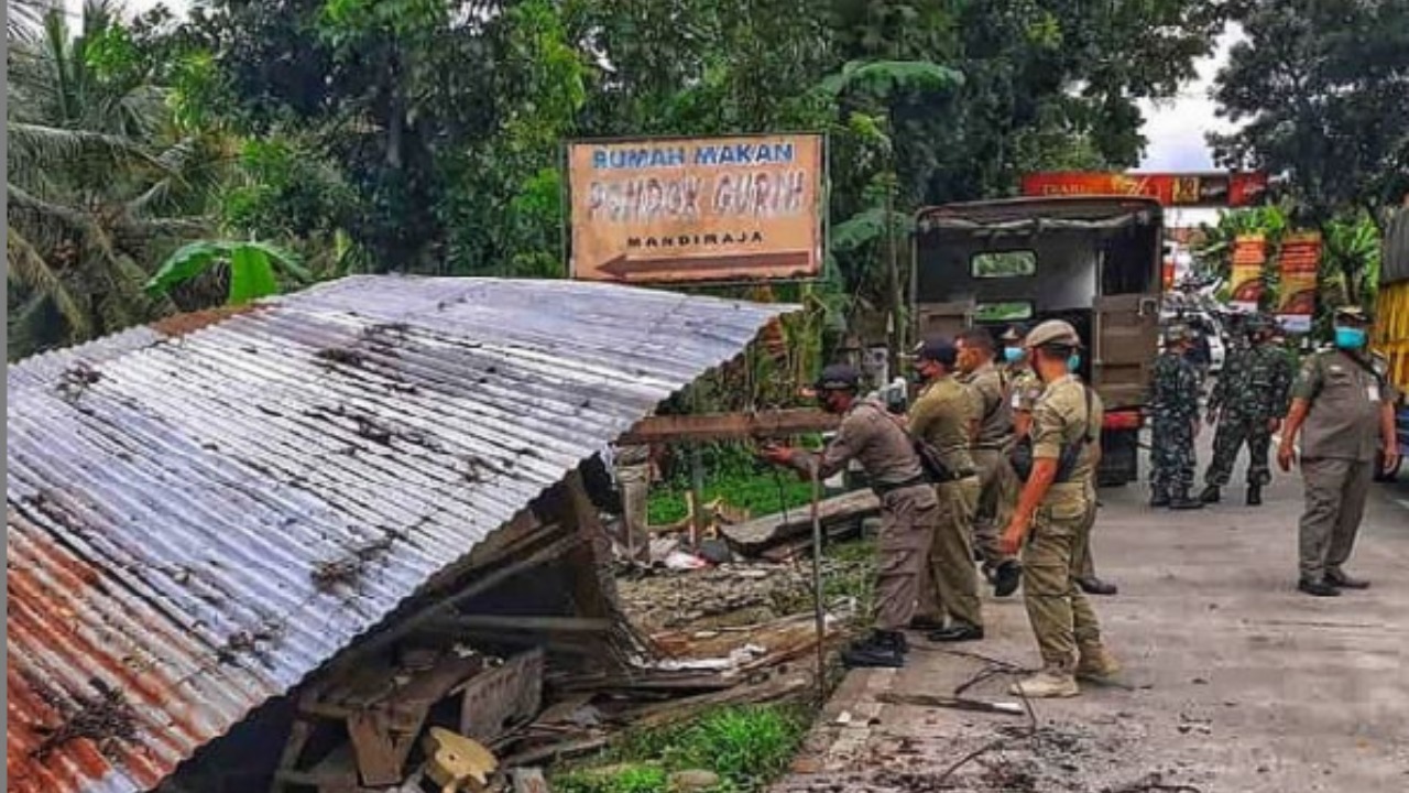 Bongkar ‘Lapak’ Miras
